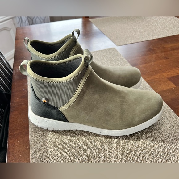 New!  Bogs boots - Picture 1 of 6